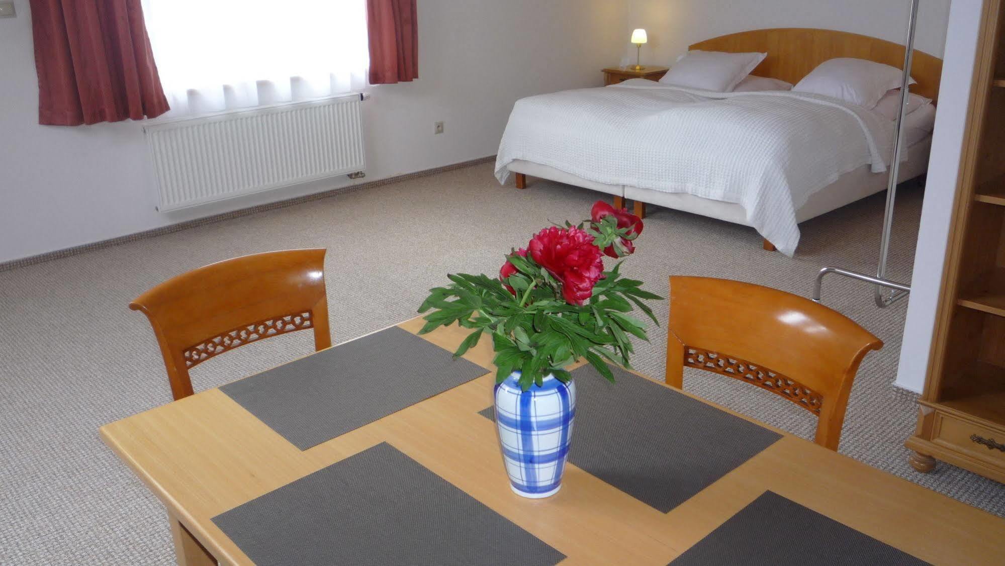 Apartmány Gráf Chýně Exteriér fotografie