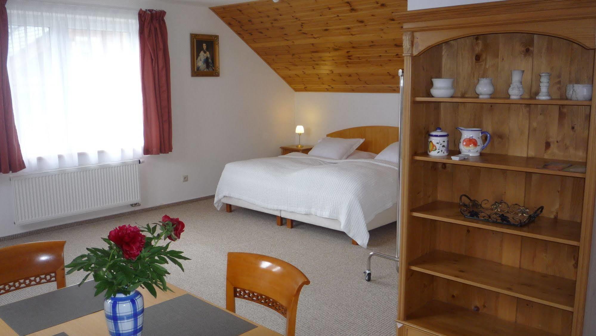 Apartmány Gráf Chýně Exteriér fotografie
